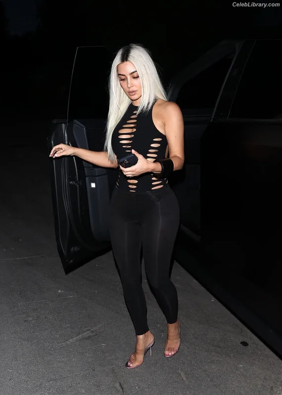 Kim Kardashian photo 15 of 4170