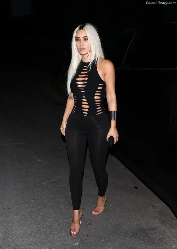 Kim Kardashian photo 22 of 4170