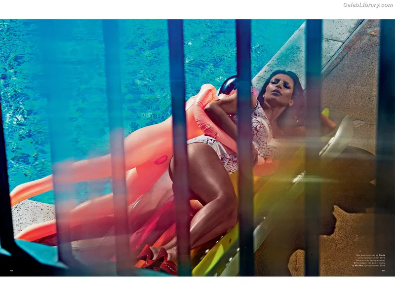 Kim Kardashian photo 6 of 4170