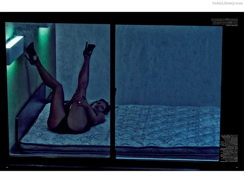 Kim Kardashian photo 13 of 4170