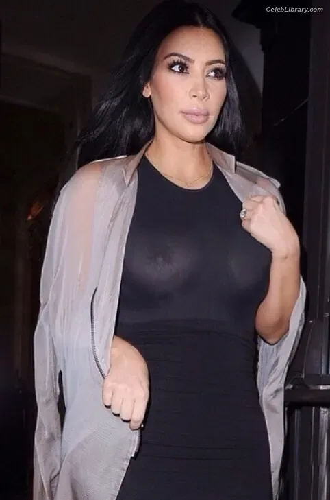 Kim Kardashian photo 23 of 4170