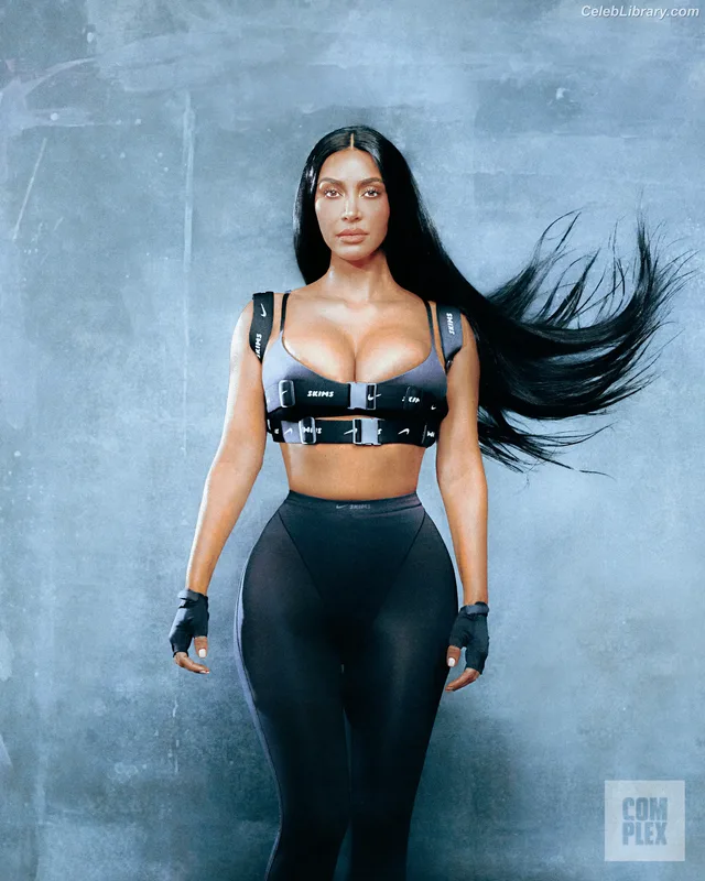 Kim Kardashian photo 3 of 4170