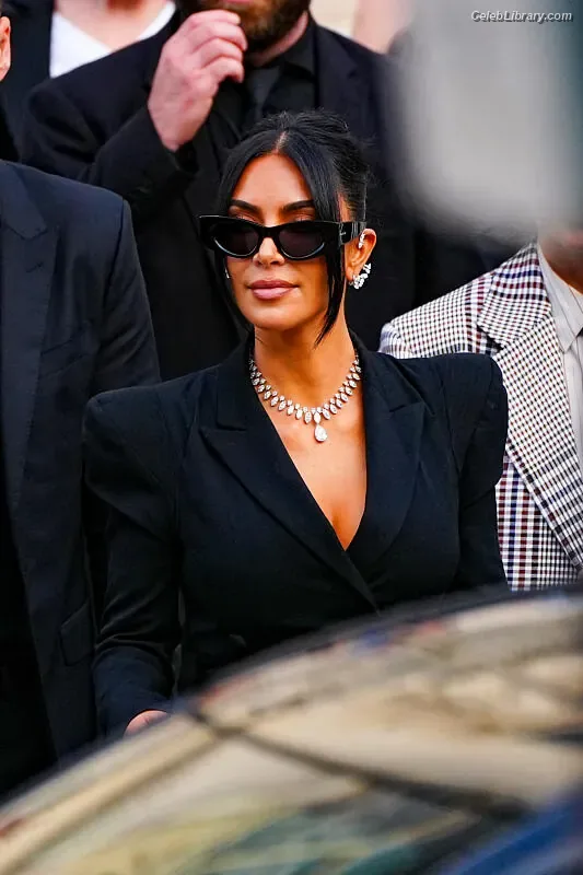 Kim Kardashian photo 21 of 4170