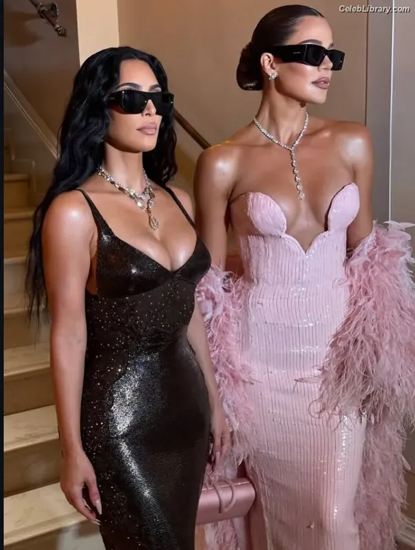 Kim Kardashian photo 9 of 4170