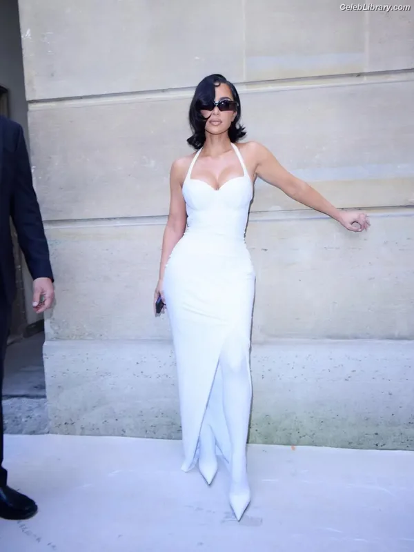Kim Kardashian photo 19 of 4170