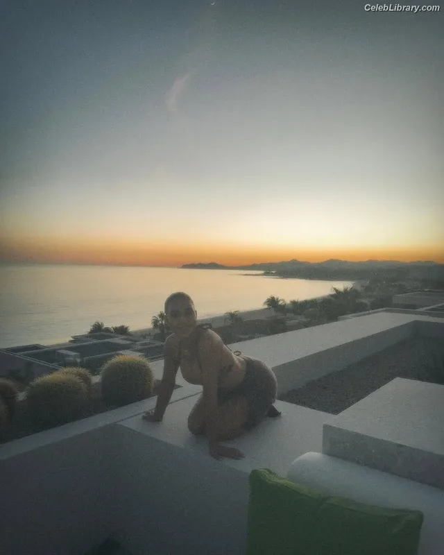 Kim Kardashian photo 18 of 4170