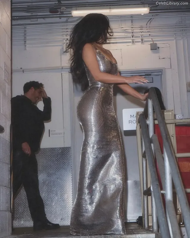 Kim Kardashian photo 23 of 4170