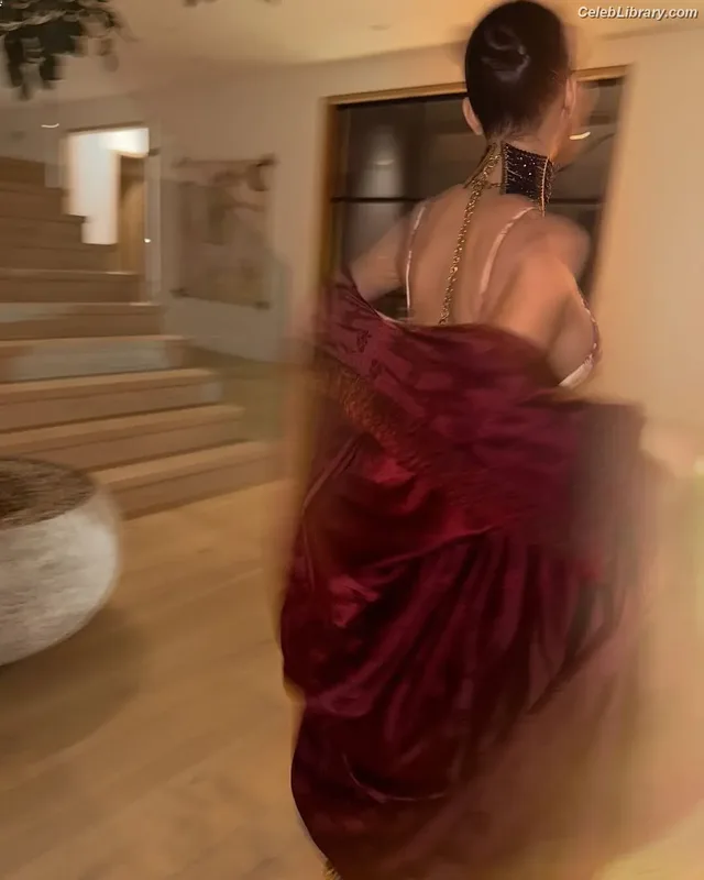 Kim Kardashian photo 15 of 4170