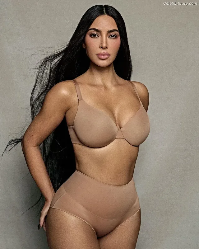 Kim Kardashian photo 9 of 4170