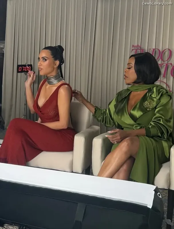 Kim Kardashian photo 2 of 4170