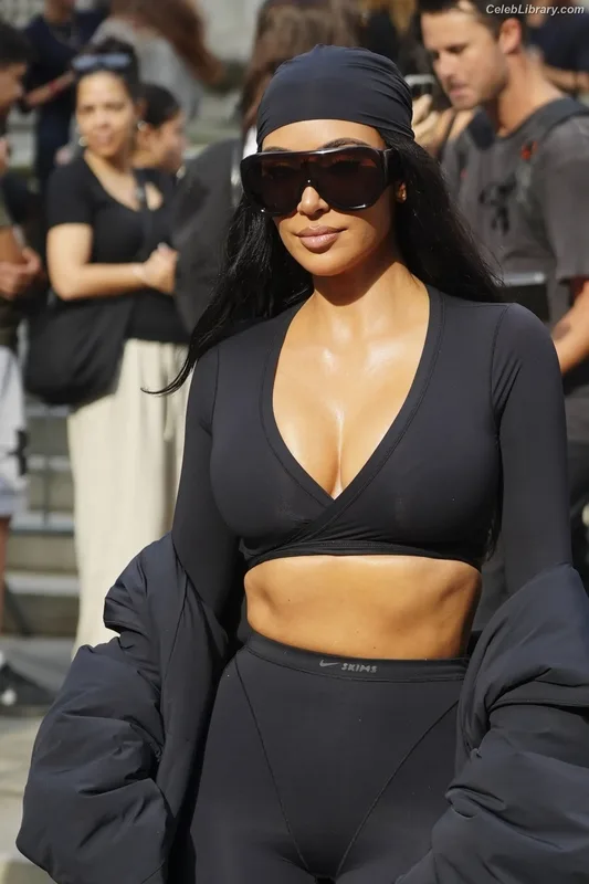 Kim Kardashian photo 22 of 4170