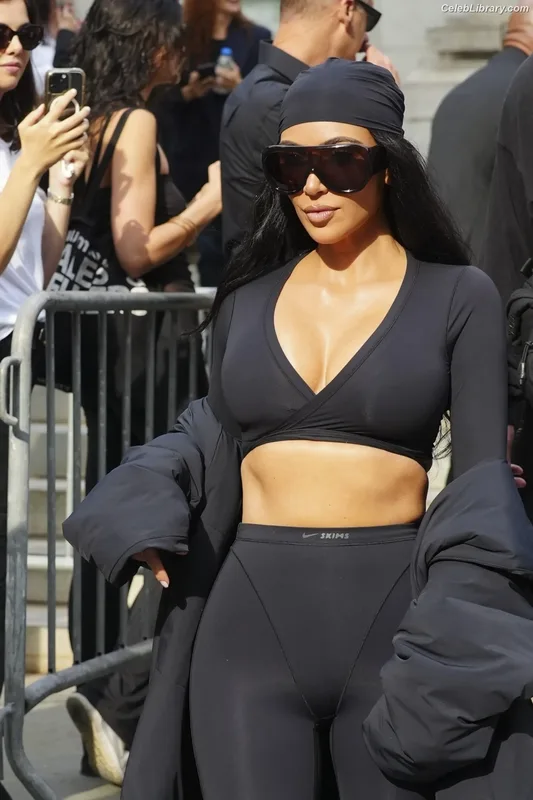 Kim Kardashian photo 7 of 4170