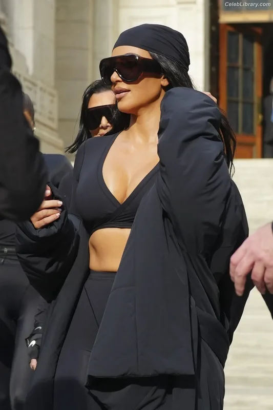 Kim Kardashian photo 2 of 4170