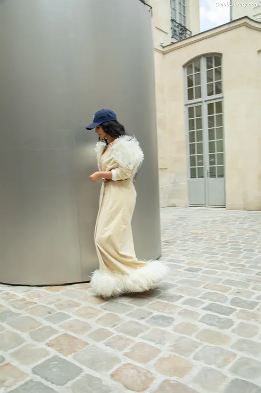 Kim Kardashian photo 17 of 4170