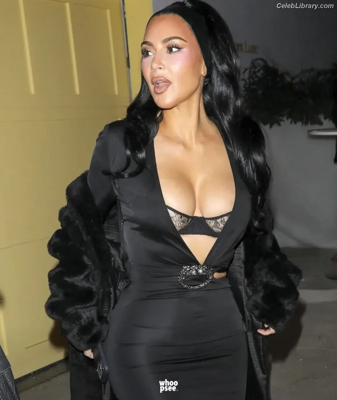 Kim Kardashian photo 1 of 4170