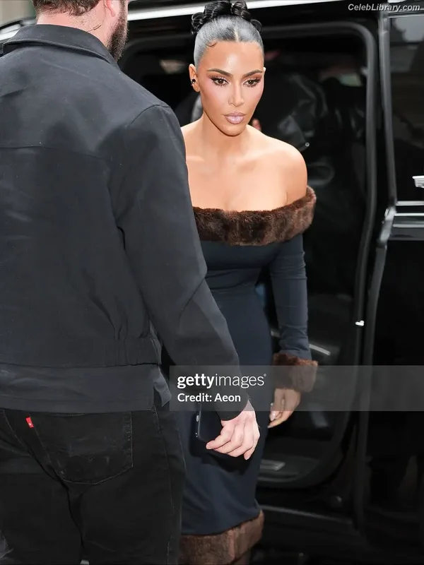 Kim Kardashian photo 6 of 4170