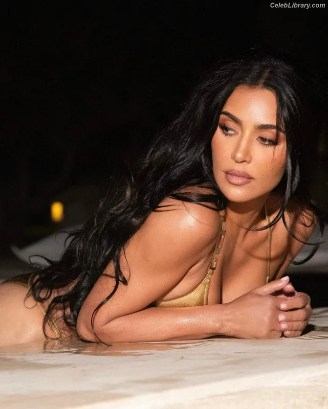 Kim Kardashian photo 18 of 4170