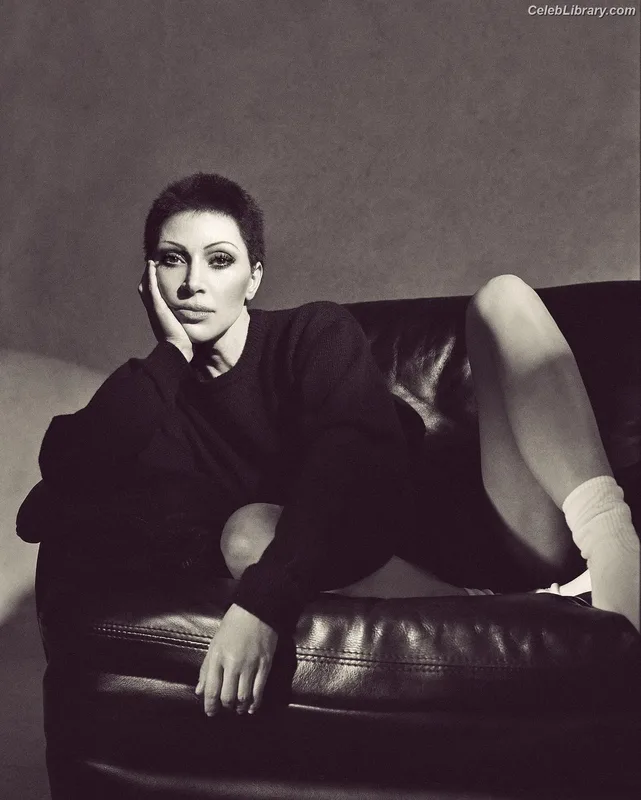 Kim Kardashian photo 14 of 4170