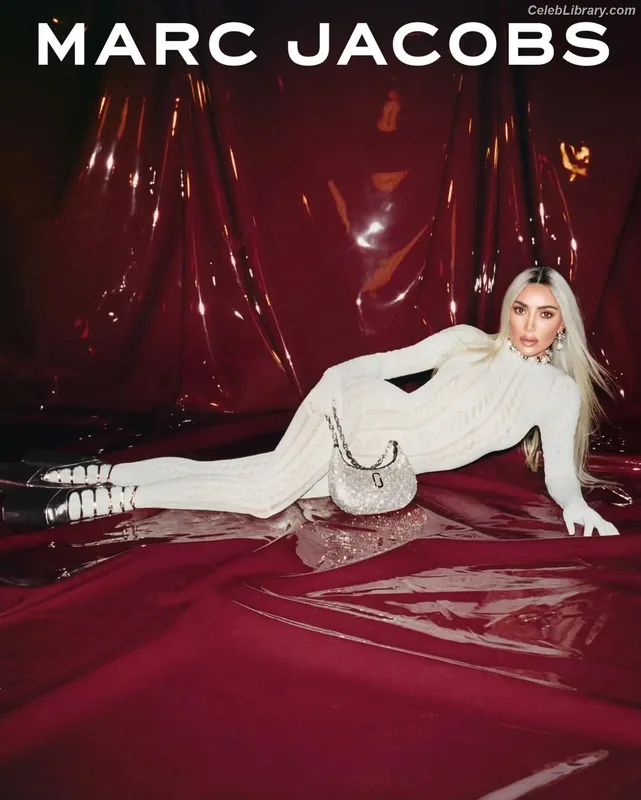 Kim Kardashian photo 3 of 4170
