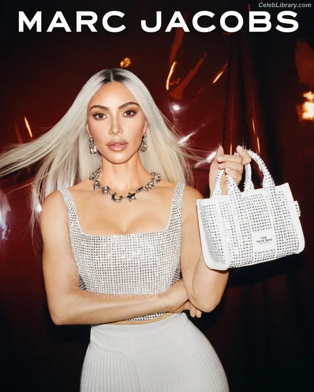 Kim Kardashian photo 5 of 4170