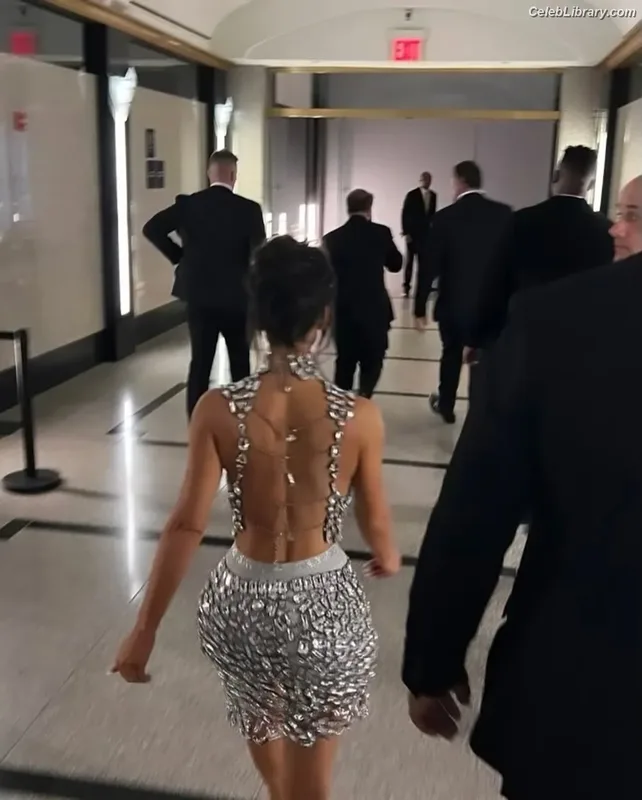 Kim Kardashian photo 11 of 4170
