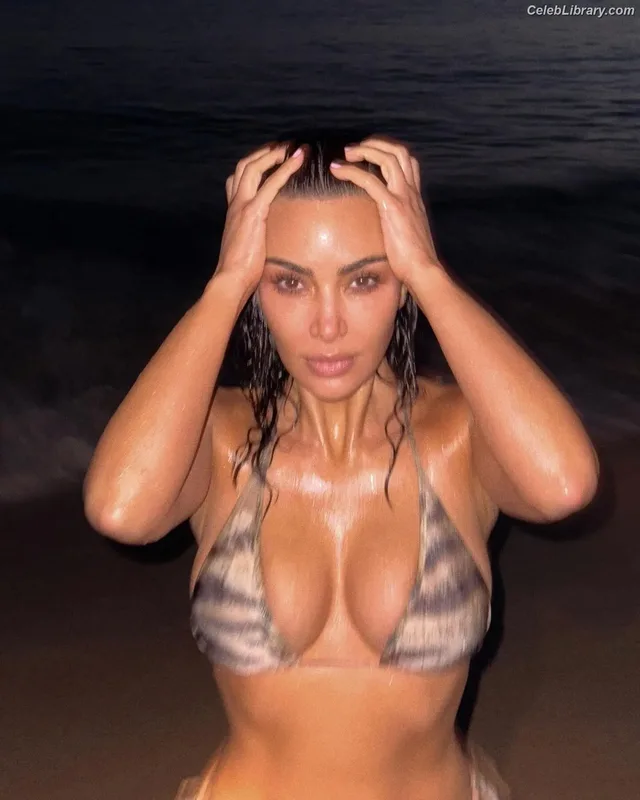 Kim Kardashian photo 8 of 4170