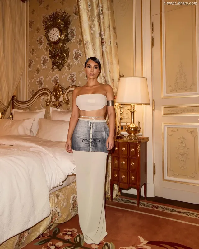 Kim Kardashian photo 23 of 4170
