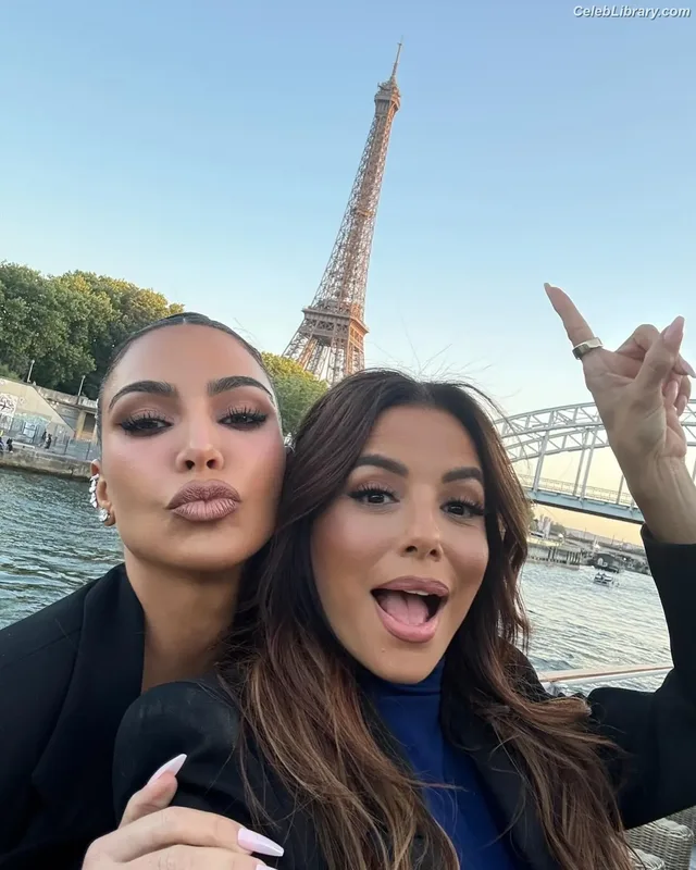 Kim Kardashian photo 6 of 4170