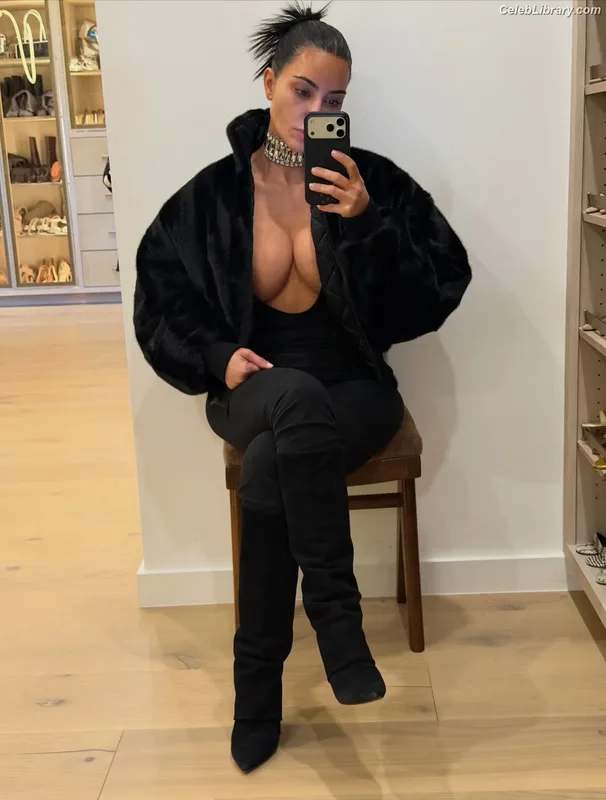 Kim Kardashian photo 6 of 4170