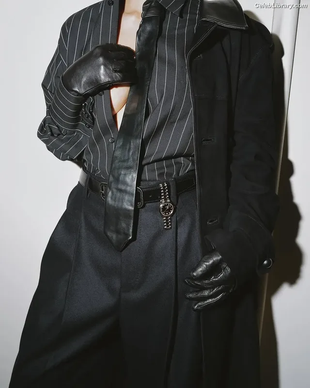 Kim Kardashian photo 15 of 4170