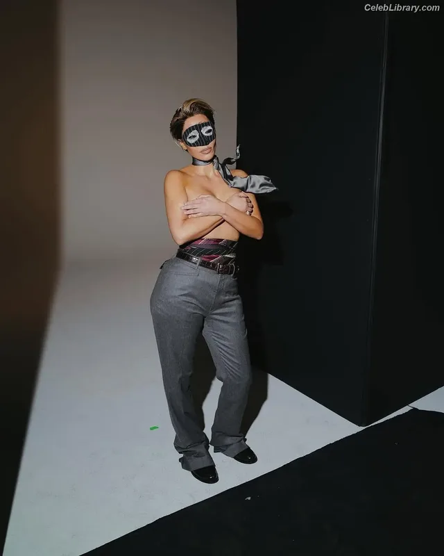 Kim Kardashian photo 18 of 4170