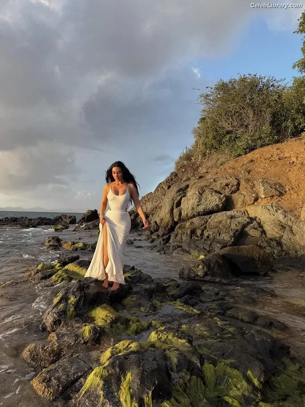 Kim Kardashian photo 7 of 4170