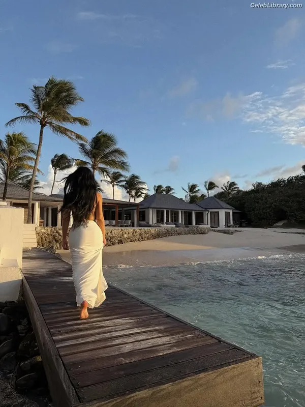 Kim Kardashian photo 9 of 4170