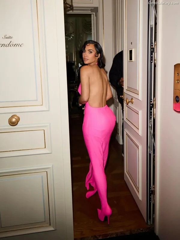 Kim Kardashian photo 18 of 4170