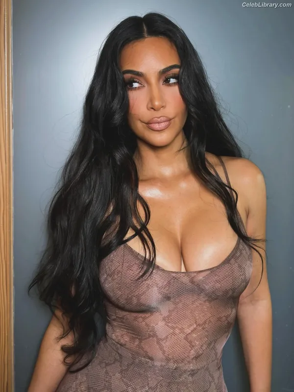 Kim Kardashian photo 9 of 4170