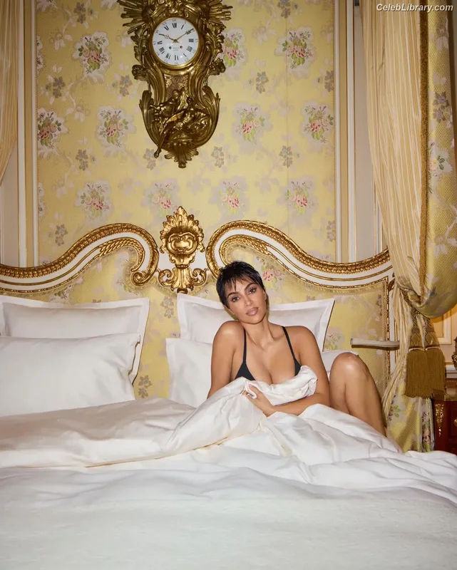 Kim Kardashian photo 10 of 4170