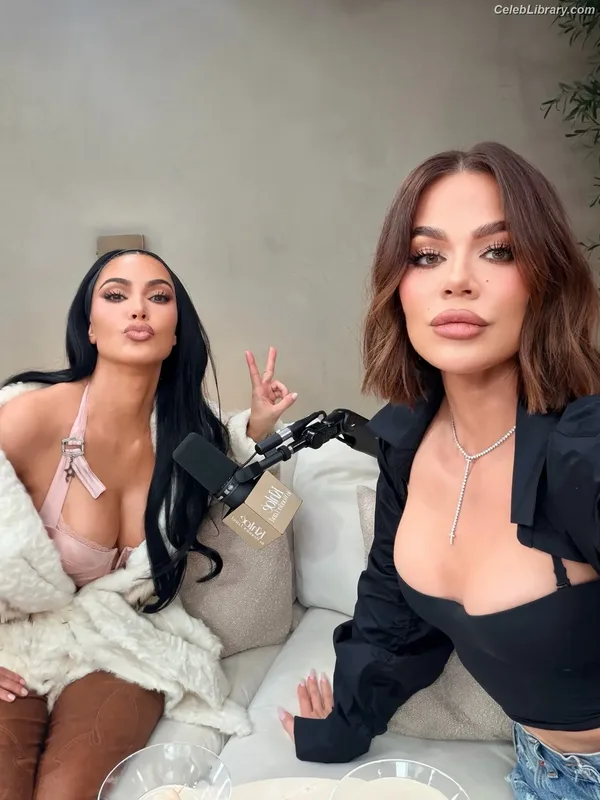 Kim Kardashian photo 15 of 4170