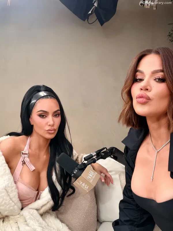 Kim Kardashian photo 16 of 4170