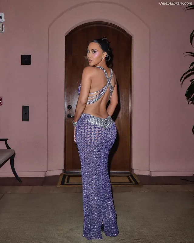 Kim Kardashian photo 17 of 4170