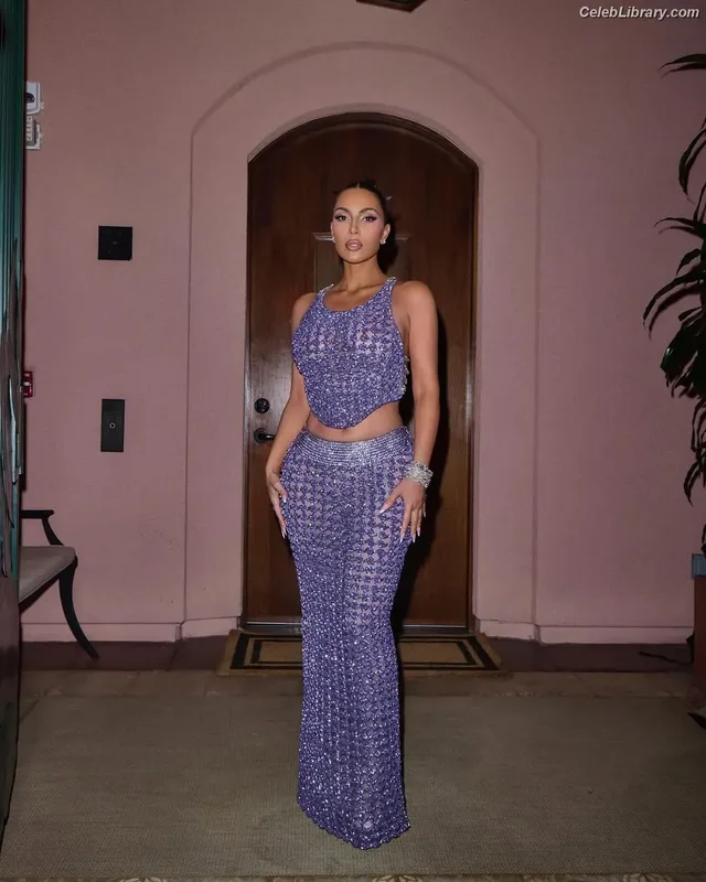 Kim Kardashian photo 19 of 4170