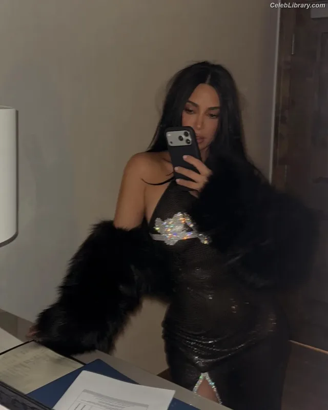 Kim Kardashian photo 4 of 4170