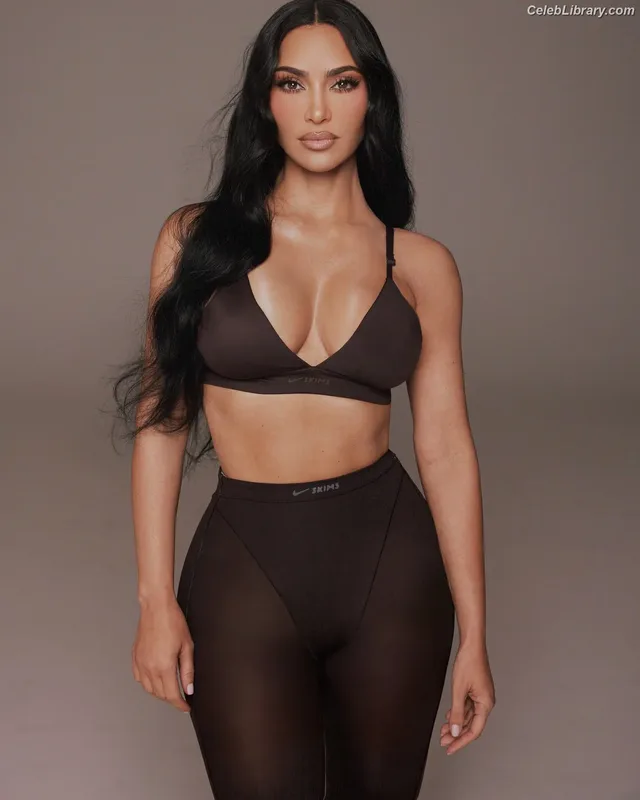 Kim Kardashian photo 6 of 4170