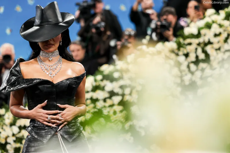 Kim Kardashian photo 24 of 4170