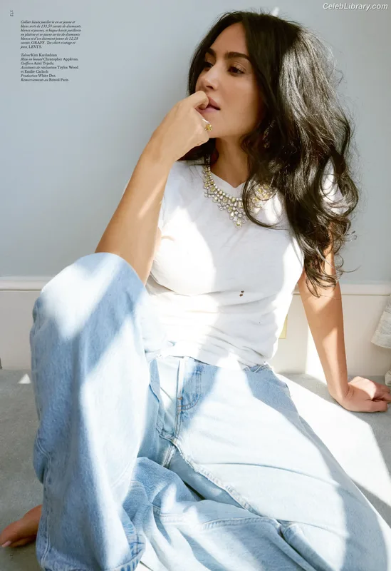 Kim Kardashian photo 24 of 4170