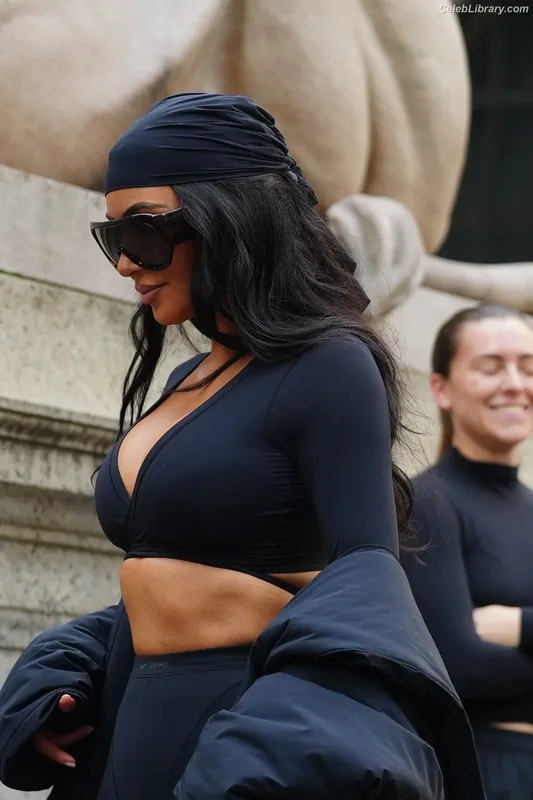 Kim Kardashian photo 2 of 4170