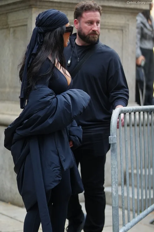Kim Kardashian photo 4 of 4170