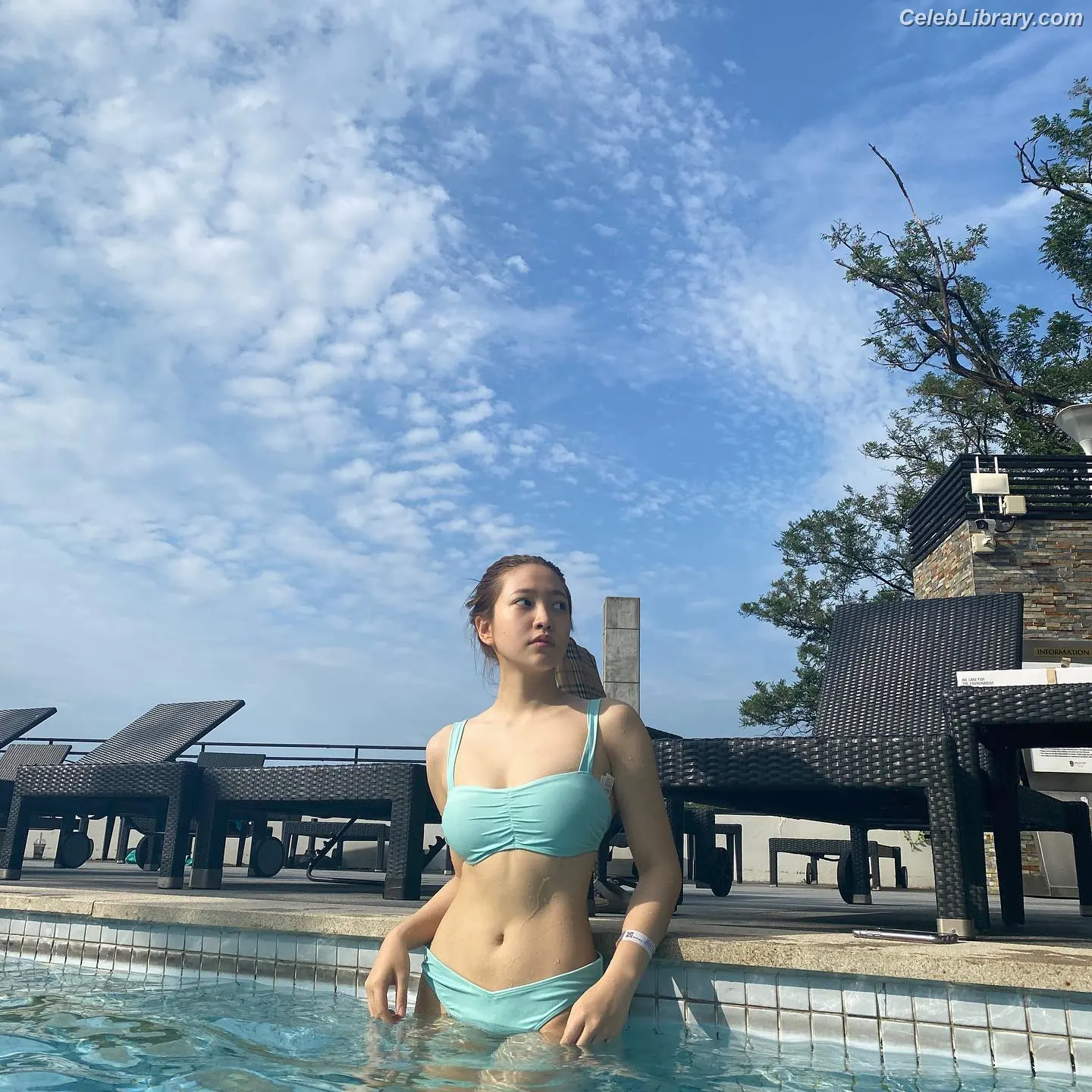 Kim Ye-rim (Yeri - Red Velvet) photo 17 of 106
