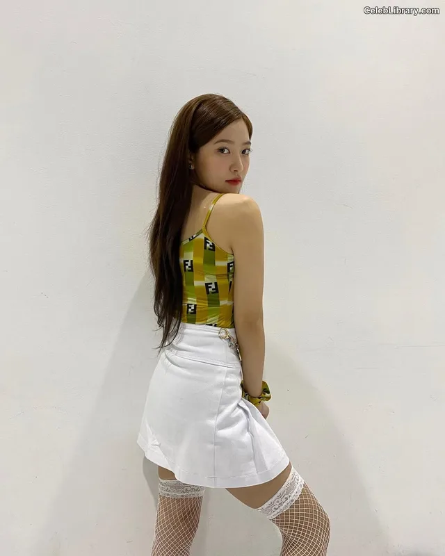 Kim Ye-rim (Yeri - Red Velvet) photo 3 of 107