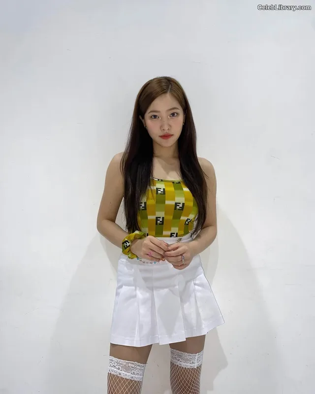 Kim Ye-rim (Yeri - Red Velvet) photo 4 of 107