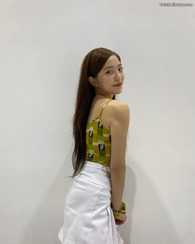 Kim Ye-rim (Yeri - Red Velvet) photo 5 of 107